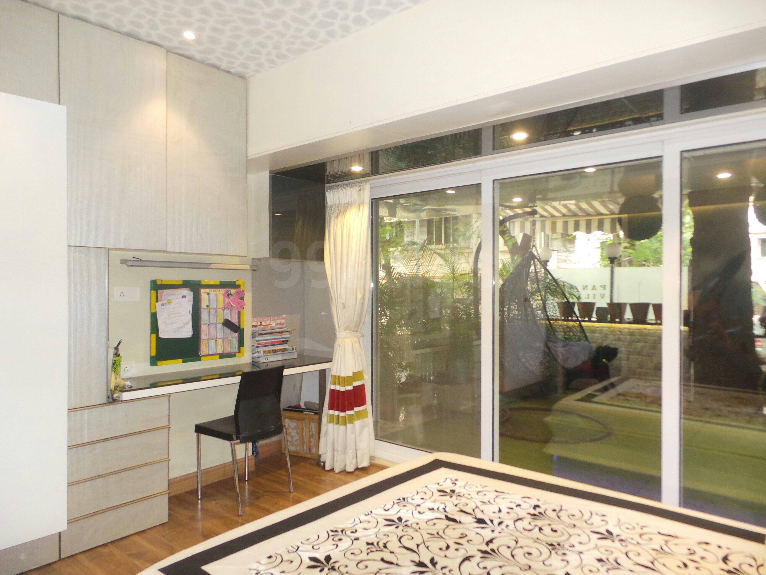 3 BHK Apartment for Sale in Sarojini Naidu Road Mumbai