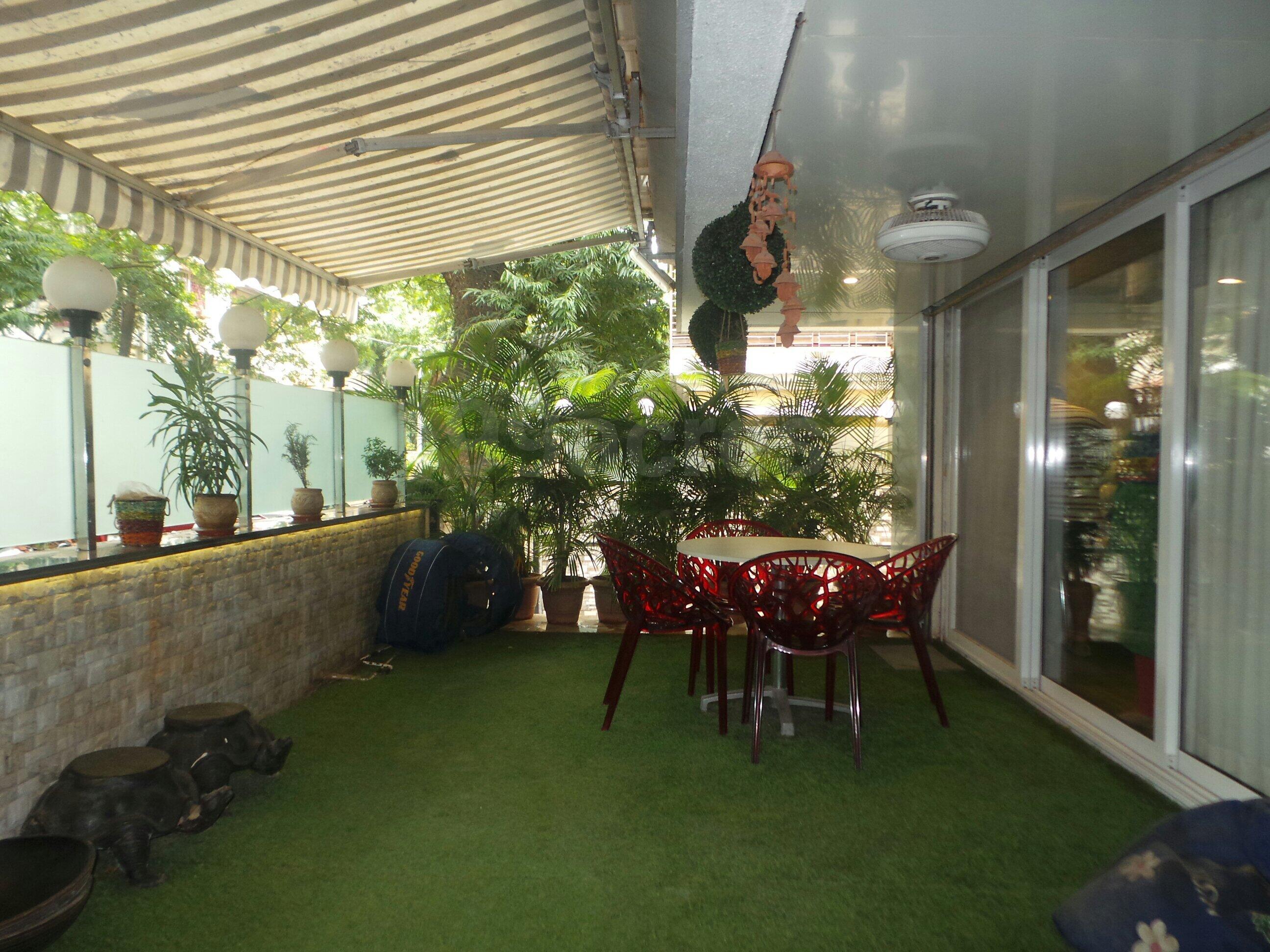 3 BHK Apartment for Sale in Sarojini Naidu Road Mumbai