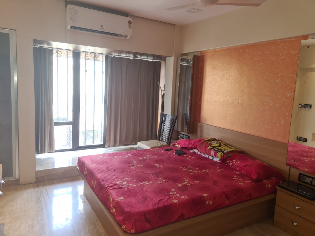 2 BHK Apartment for Sale in Khar West Mumbai