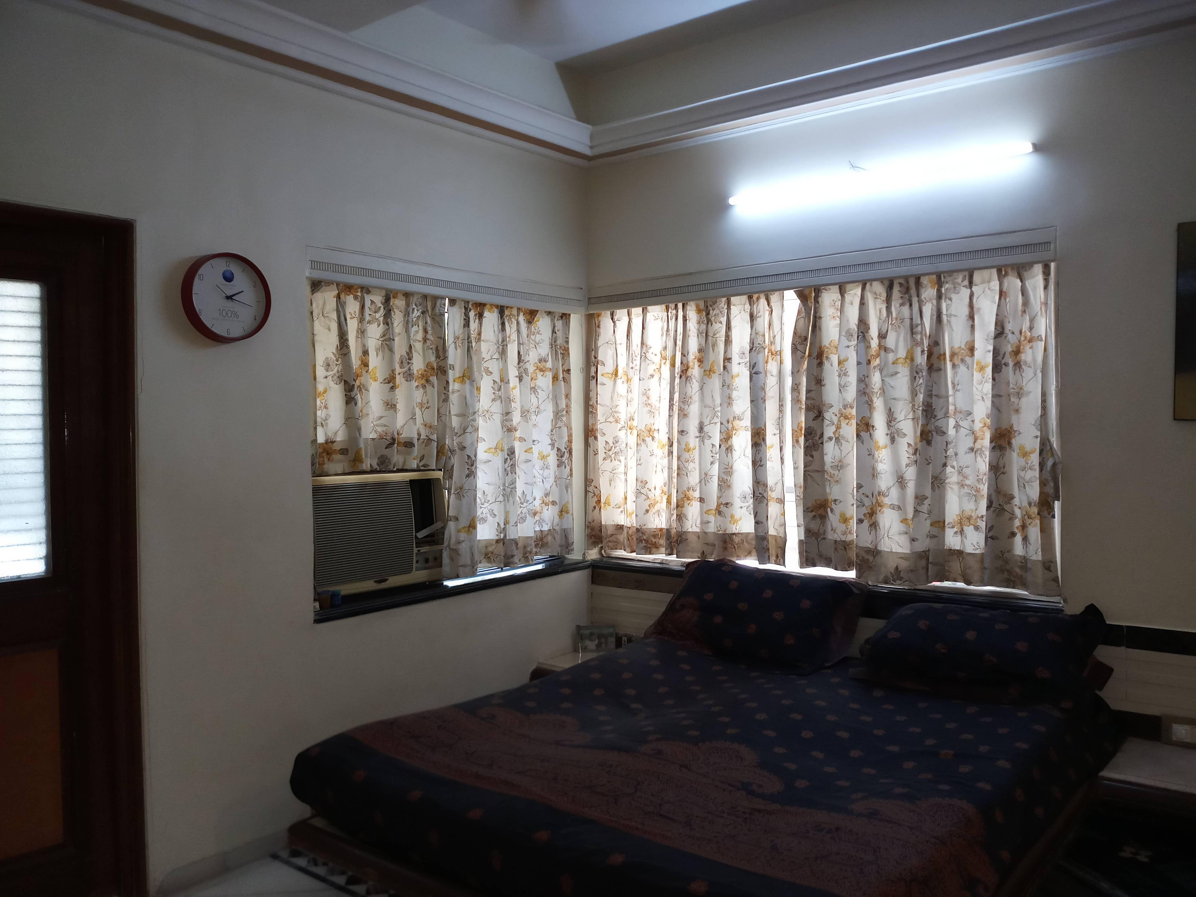 2 BHK Apartment for Sale in N S Road no.4 Mumbai