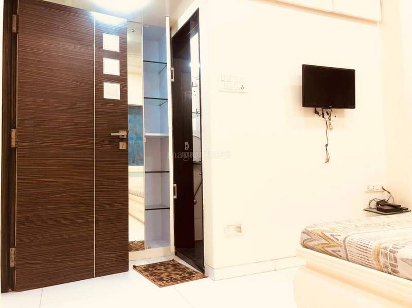 2 BHK Apartment for Sale in N S Road no.3 Mumbai