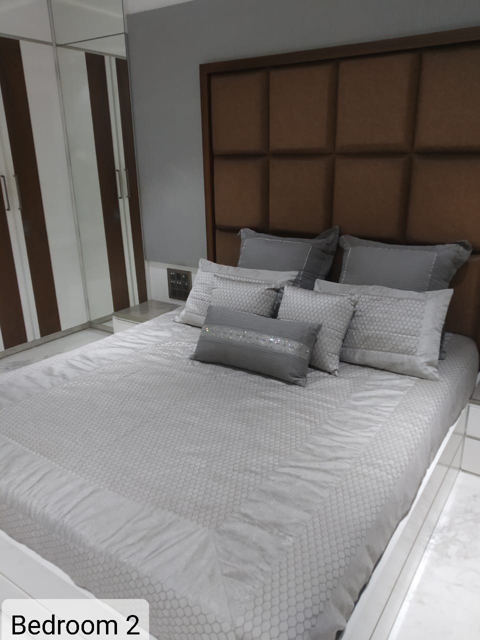 4 BHK Apartment for Rent in Juhu Tara Road Mumbai