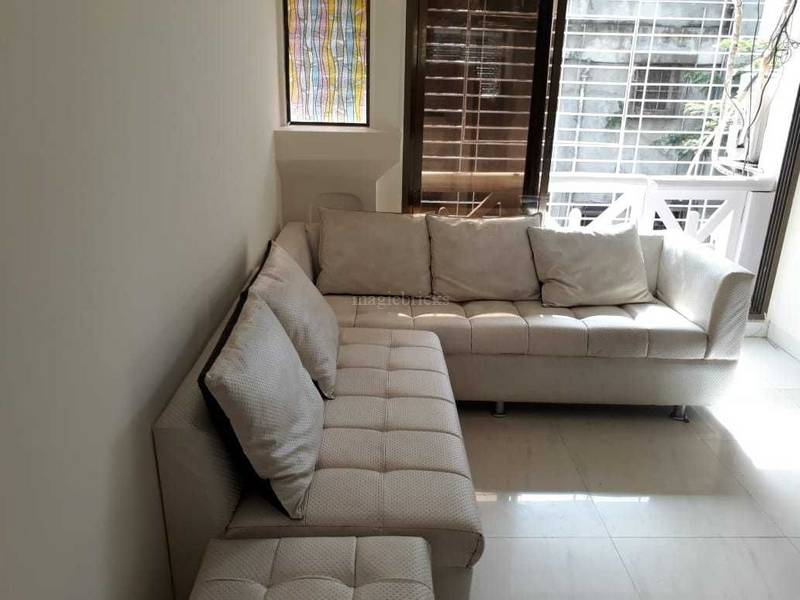 2 BHK Apartment for Rent in Khar West Mumbai