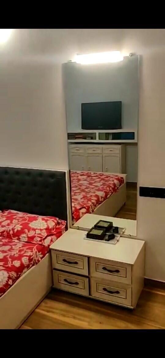 2 BHK Apartment for Sale in Linking  Road Mumbai