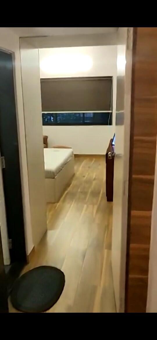 2 BHK Apartment for Sale in Linking  Road Mumbai