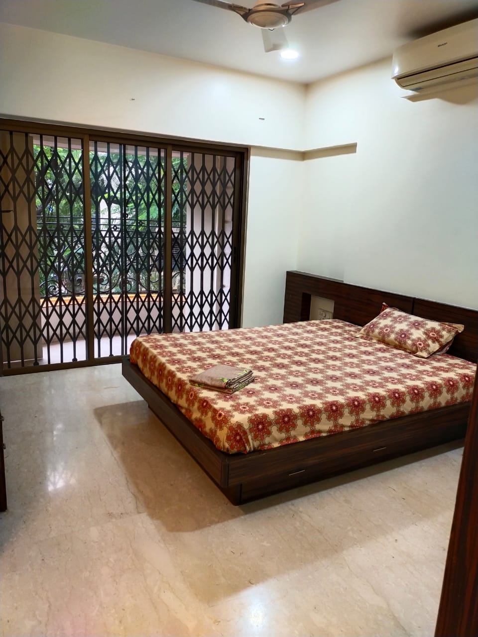 Apartment for Sale in 15th Road Mumbai