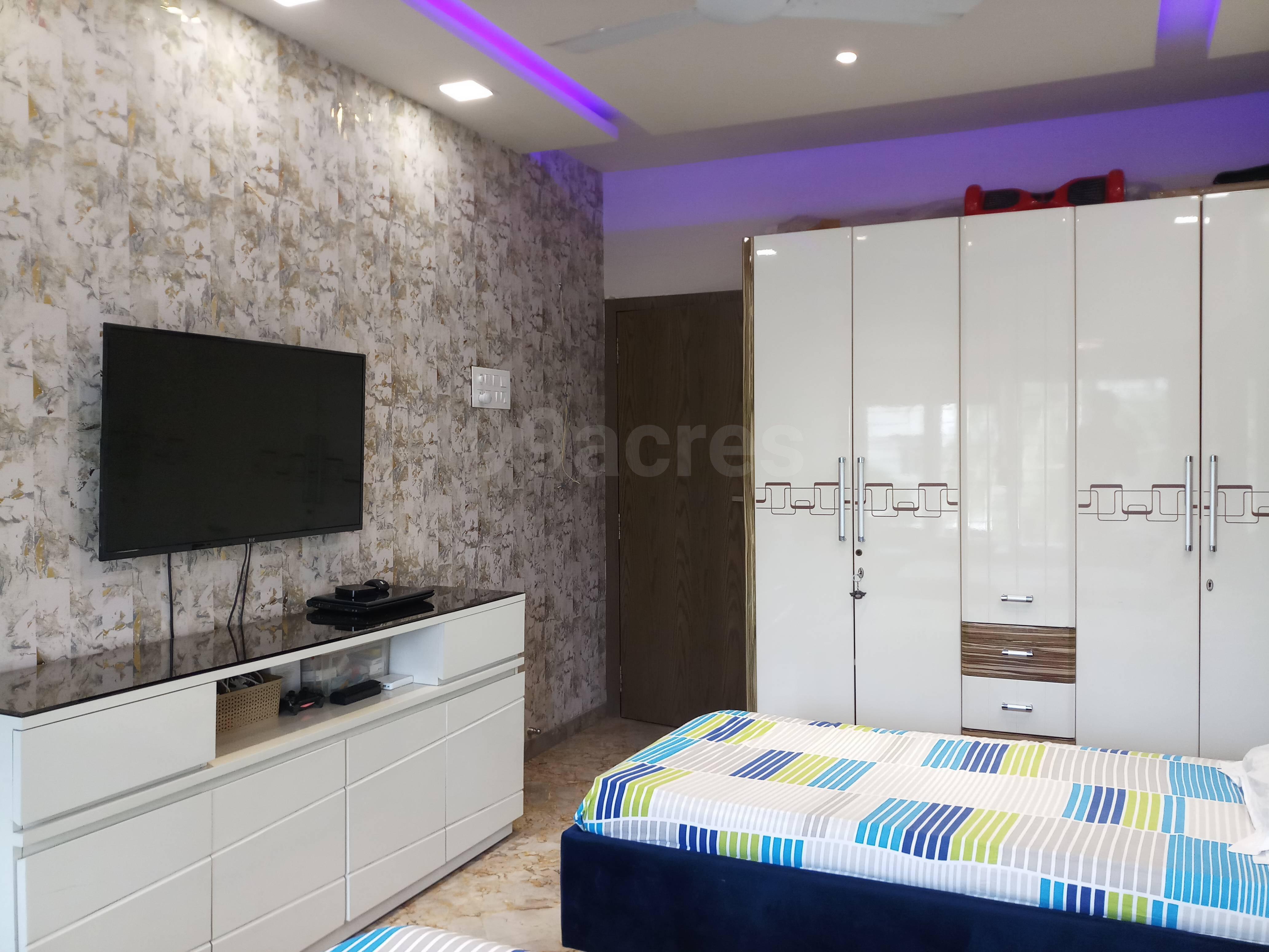 2 BHK Apartment for Rent in Perry cross road Mumbai