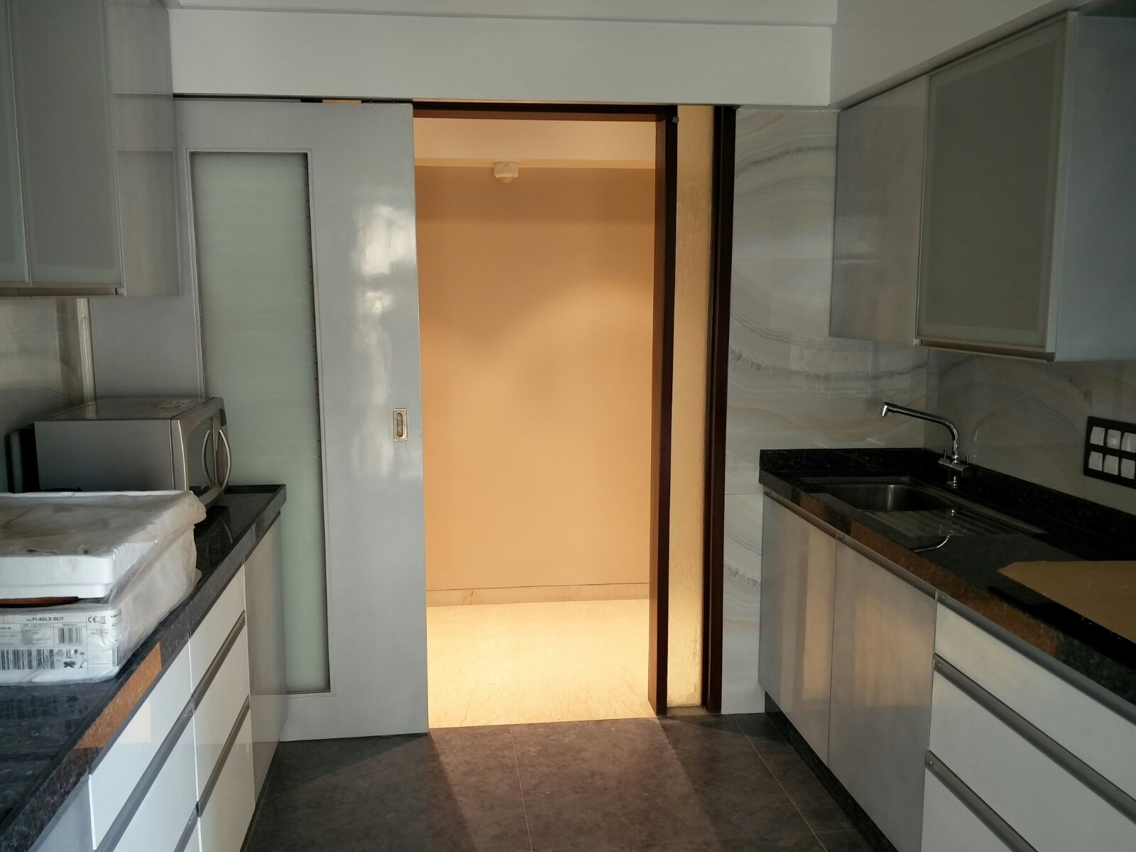 3 BHK Apartment for Rent in Almeida park Mumbai