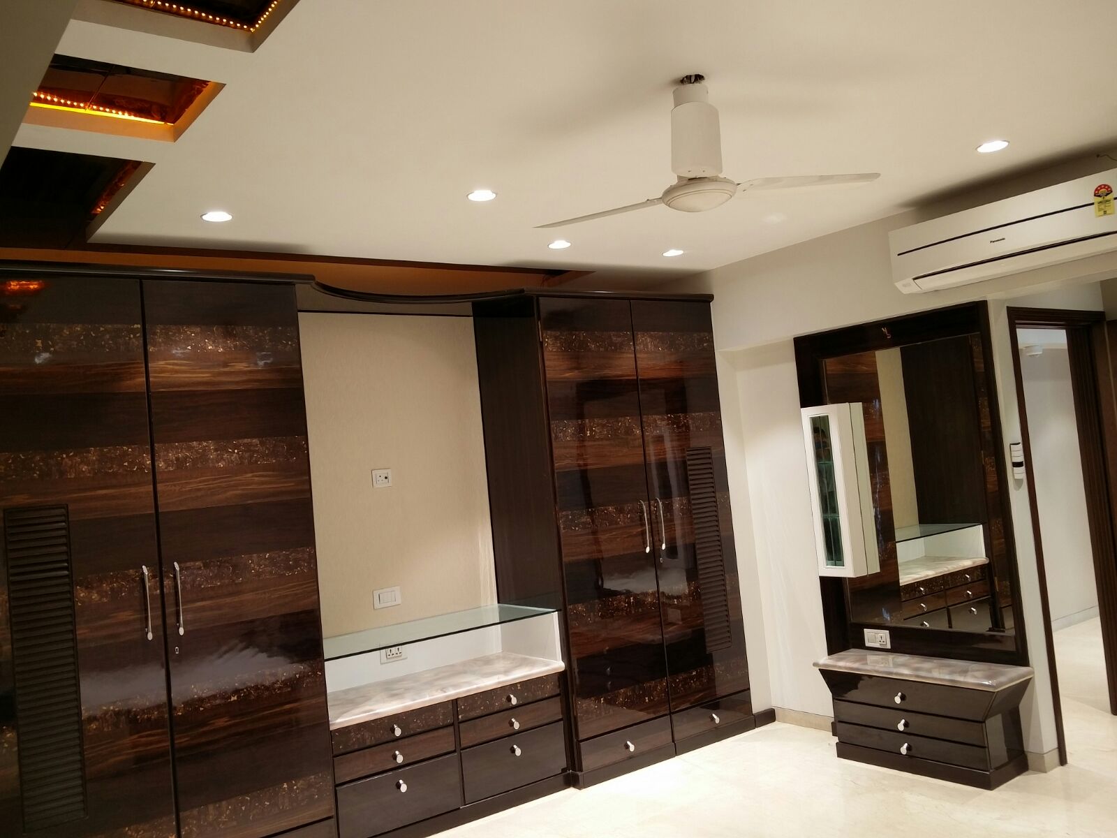 3 BHK Apartment for Rent in Almeida park Mumbai