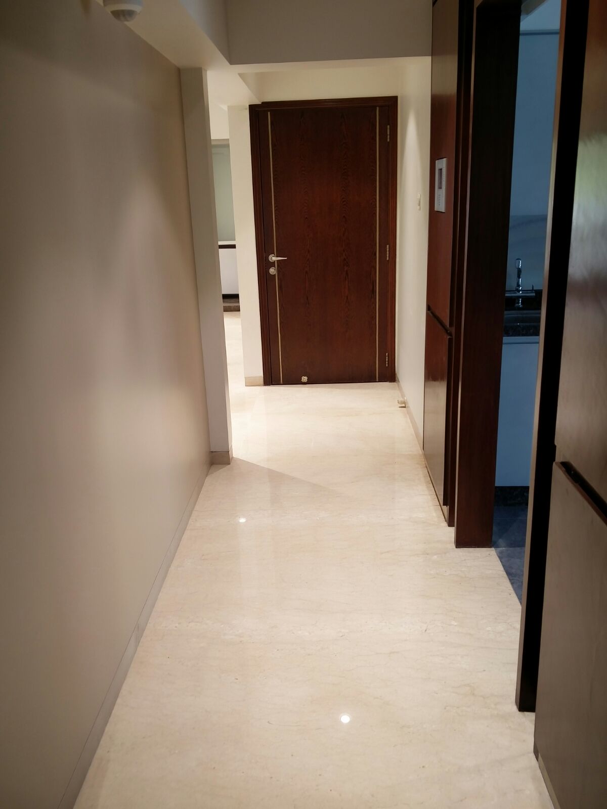 3 BHK Apartment for Rent in Almeida park Mumbai