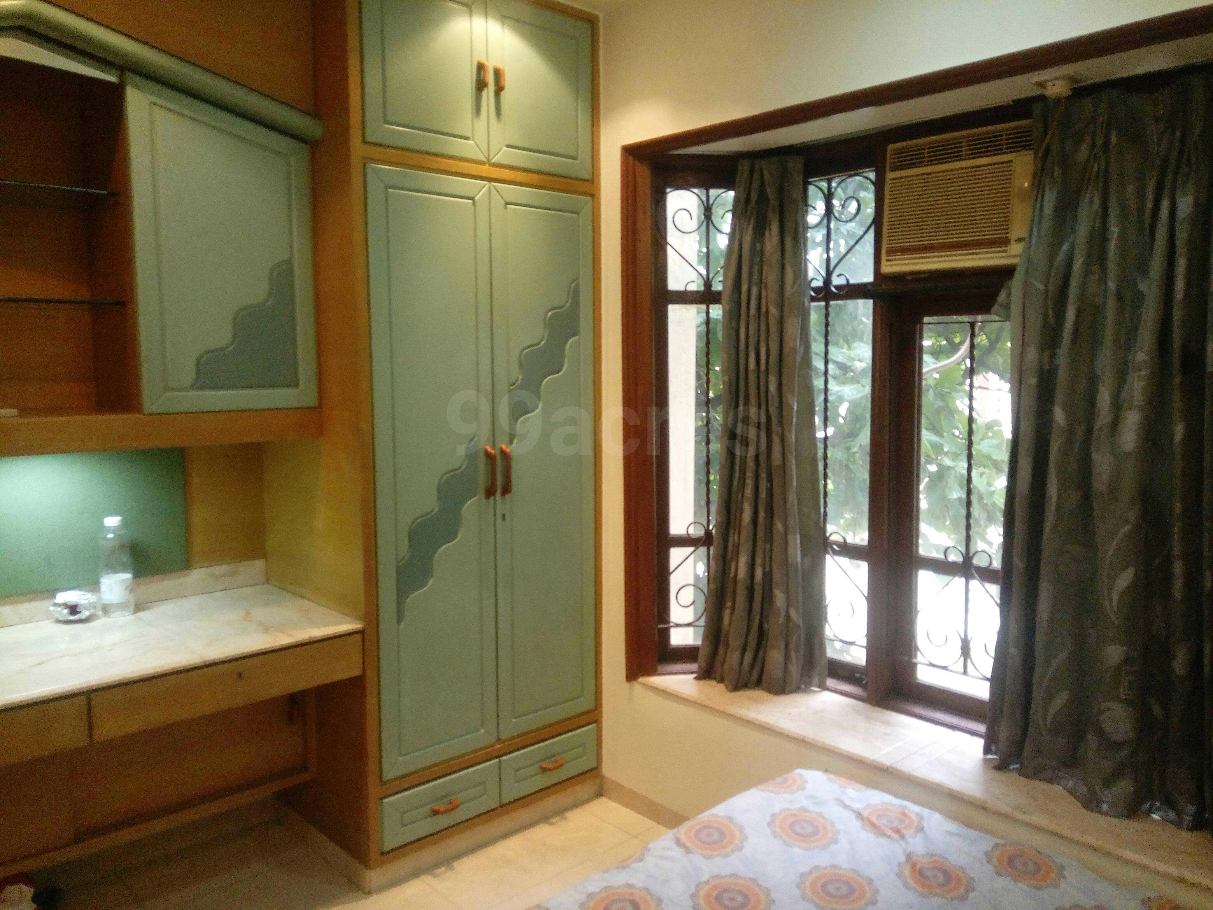 2 BHK Apartment for Rent in Off Carter road Mumbai