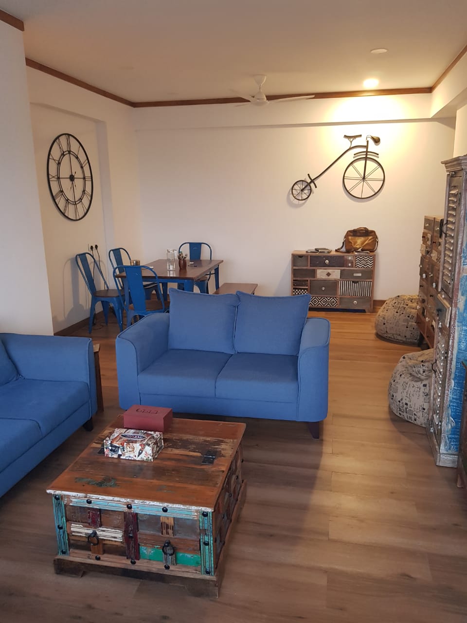 3 BHK Apartment for Rent in West Avenue Road Mumbai