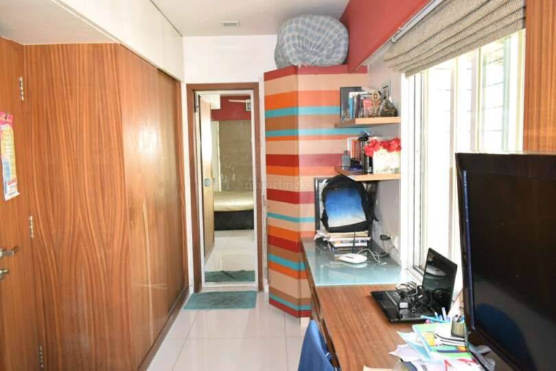 3 BHK Apartment for Sale in Gulmohar Cross rd no.12 Mumbai