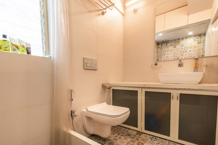 2 BHK Apartment for Rent in A B Nair Road Mumbai
