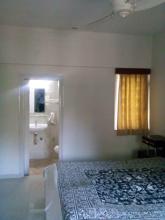 3 BHK Apartment for Rent in Perry cross road Mumbai
