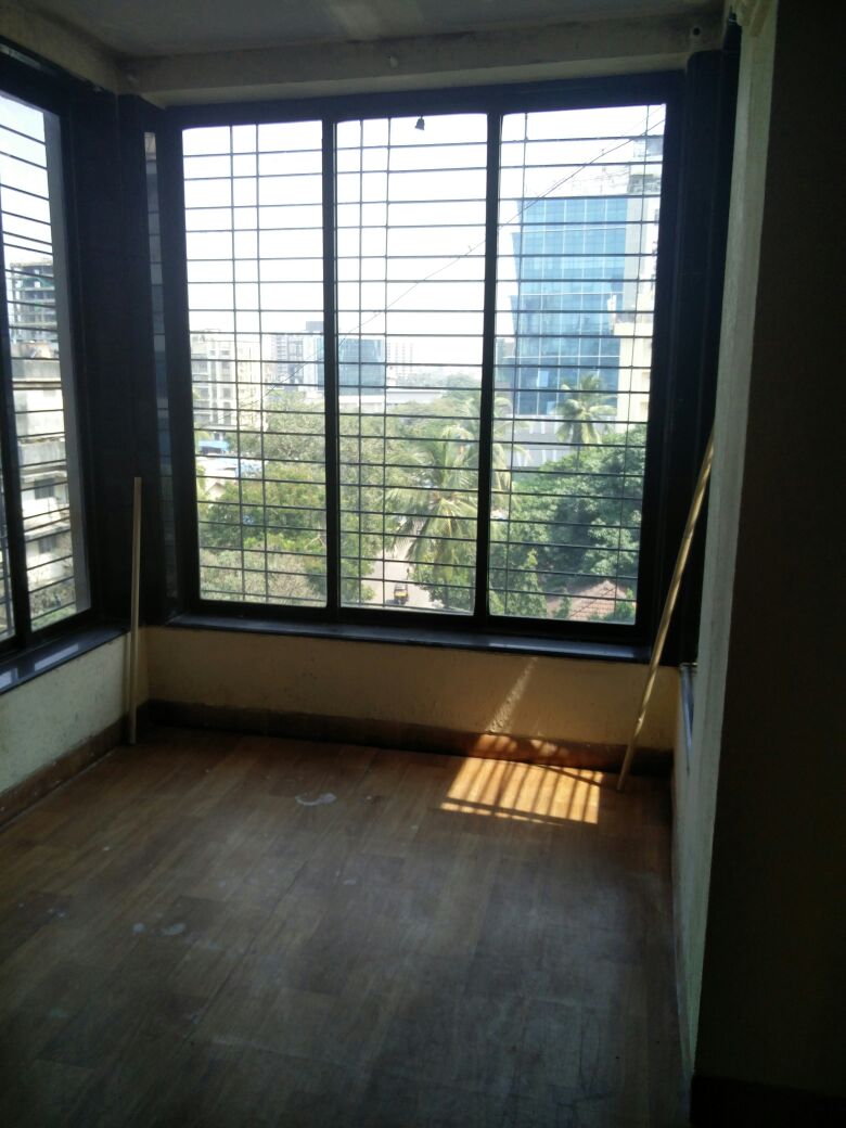 2 BHK Apartment for Rent in Corner of SV Rd & 7th rd Mumbai