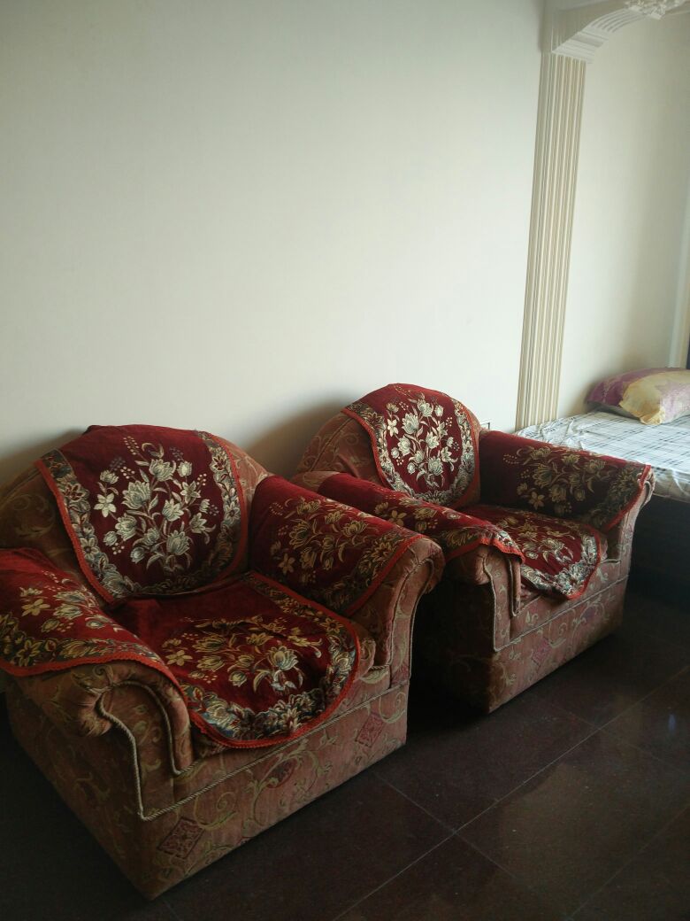 2 BHK Apartment for Rent in Corner of SV Rd & 7th rd Mumbai