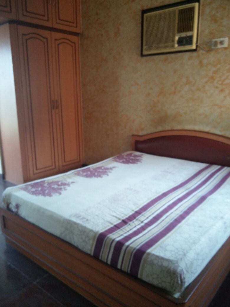 2 BHK Apartment for Rent in Corner of SV Rd & 7th rd Mumbai