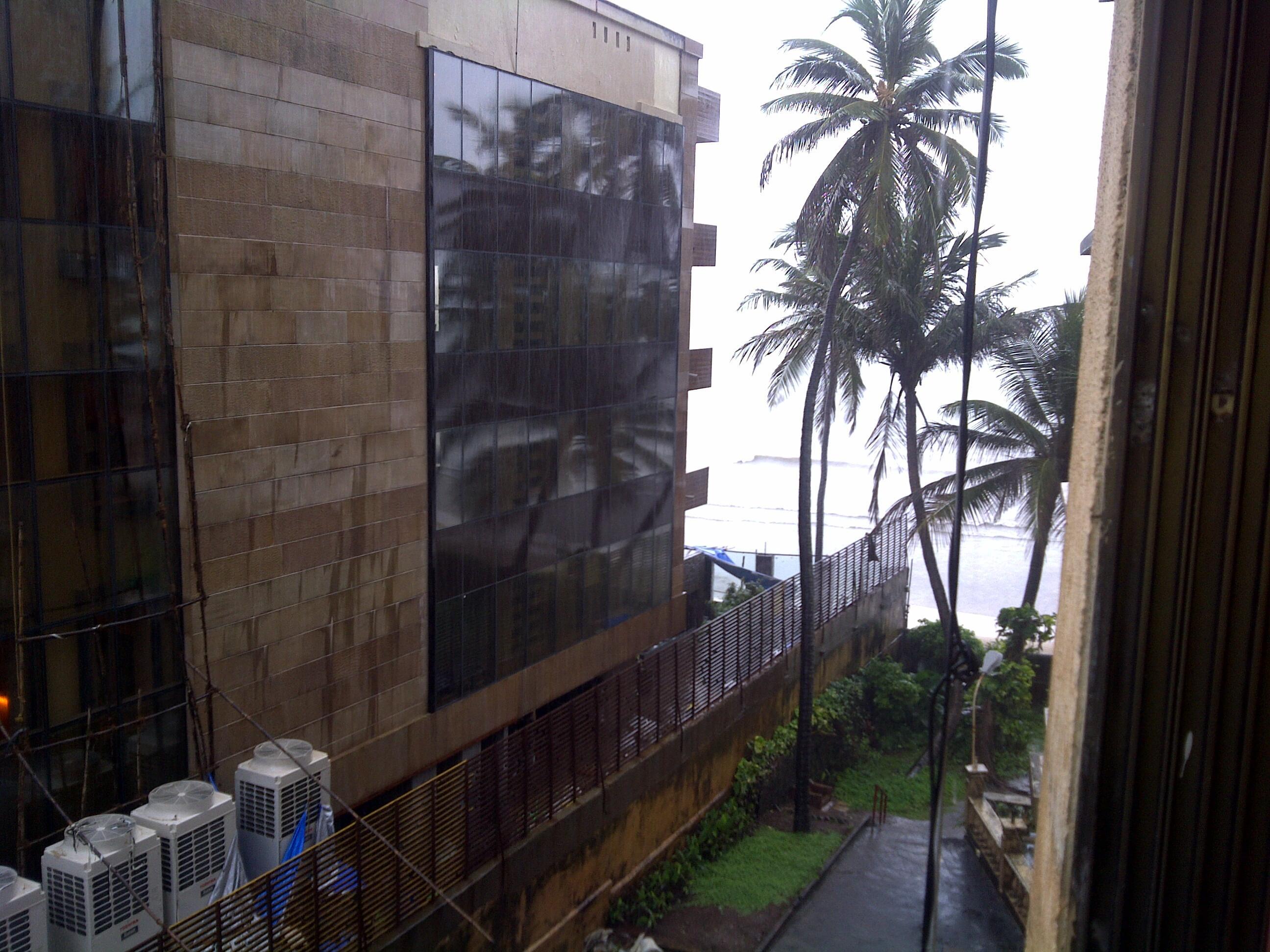 2 BHK Apartment for Sale in Juhu Tara Road Mumbai
