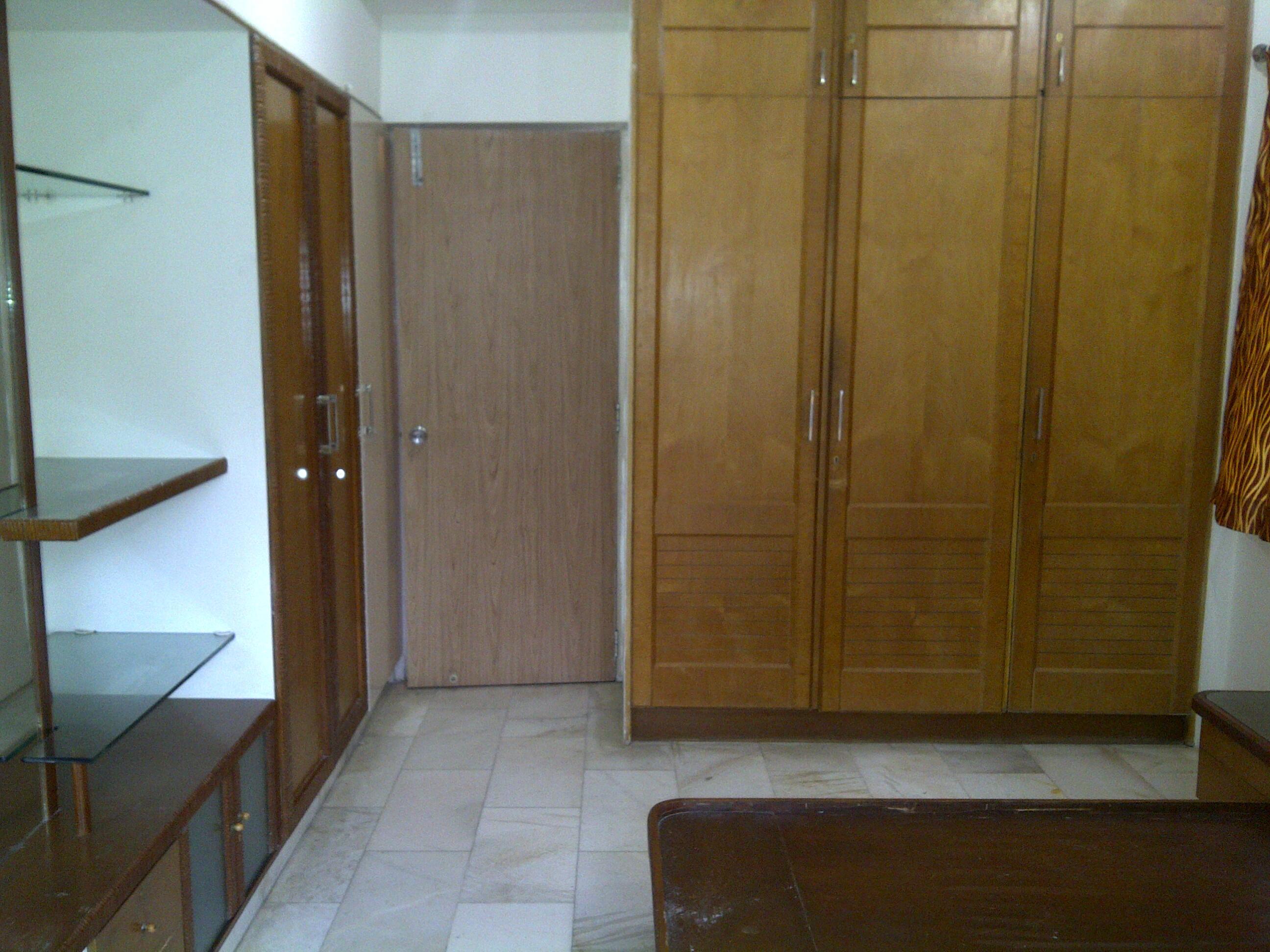 2 BHK Apartment for Sale in Juhu Tara Road Mumbai