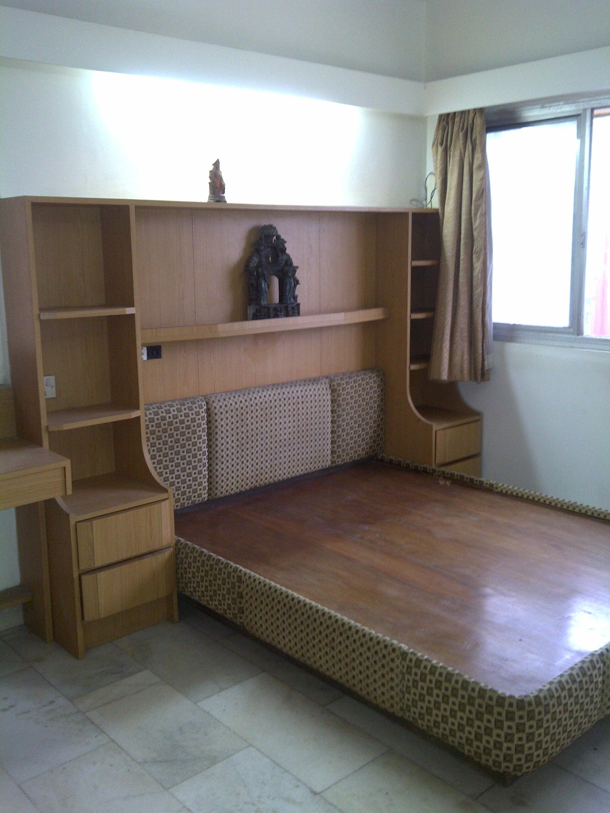 2 BHK Apartment for Sale in Juhu Tara Road Mumbai