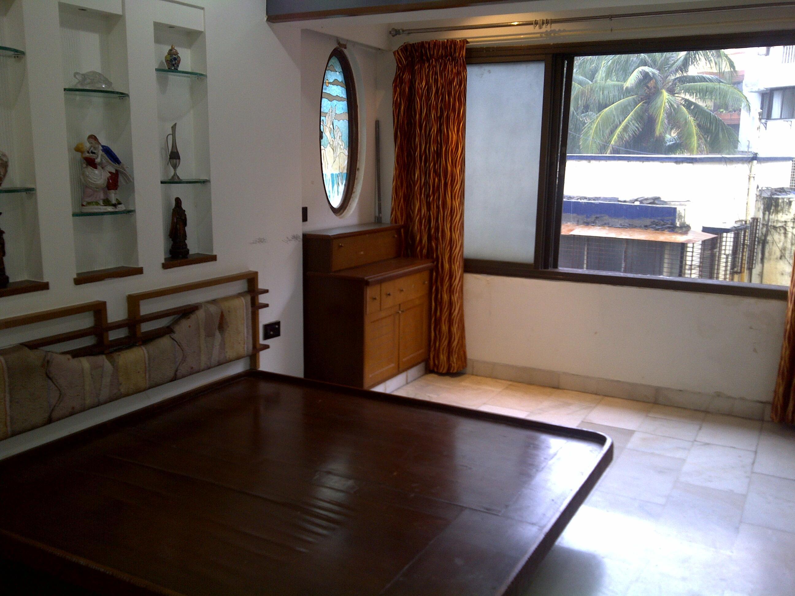 2 BHK Apartment for Sale in Juhu Tara Road Mumbai