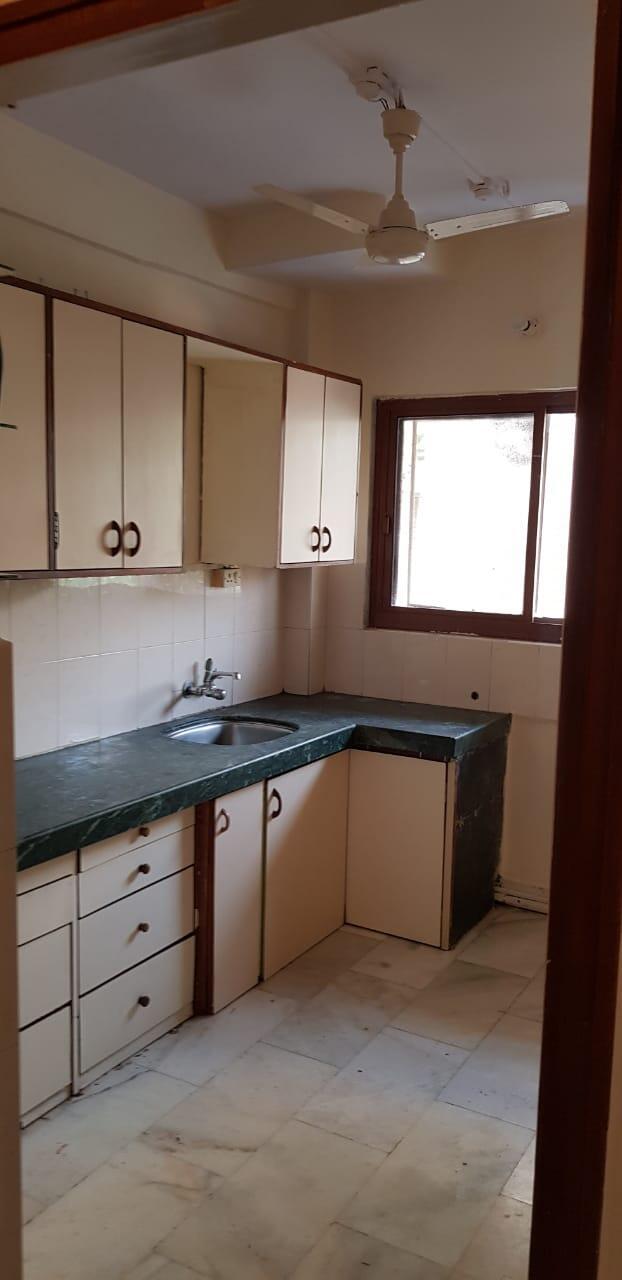 2 BHK Apartment for Sale in Juhu Tara Road Mumbai