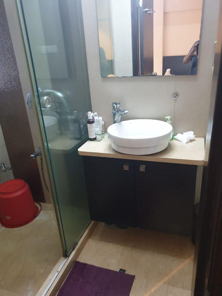 2 BHK Apartment for Sale in Juhu Road Mumbai