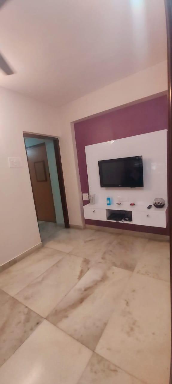 2 BHK Apartment for Rent in Santacruz West Mumbai