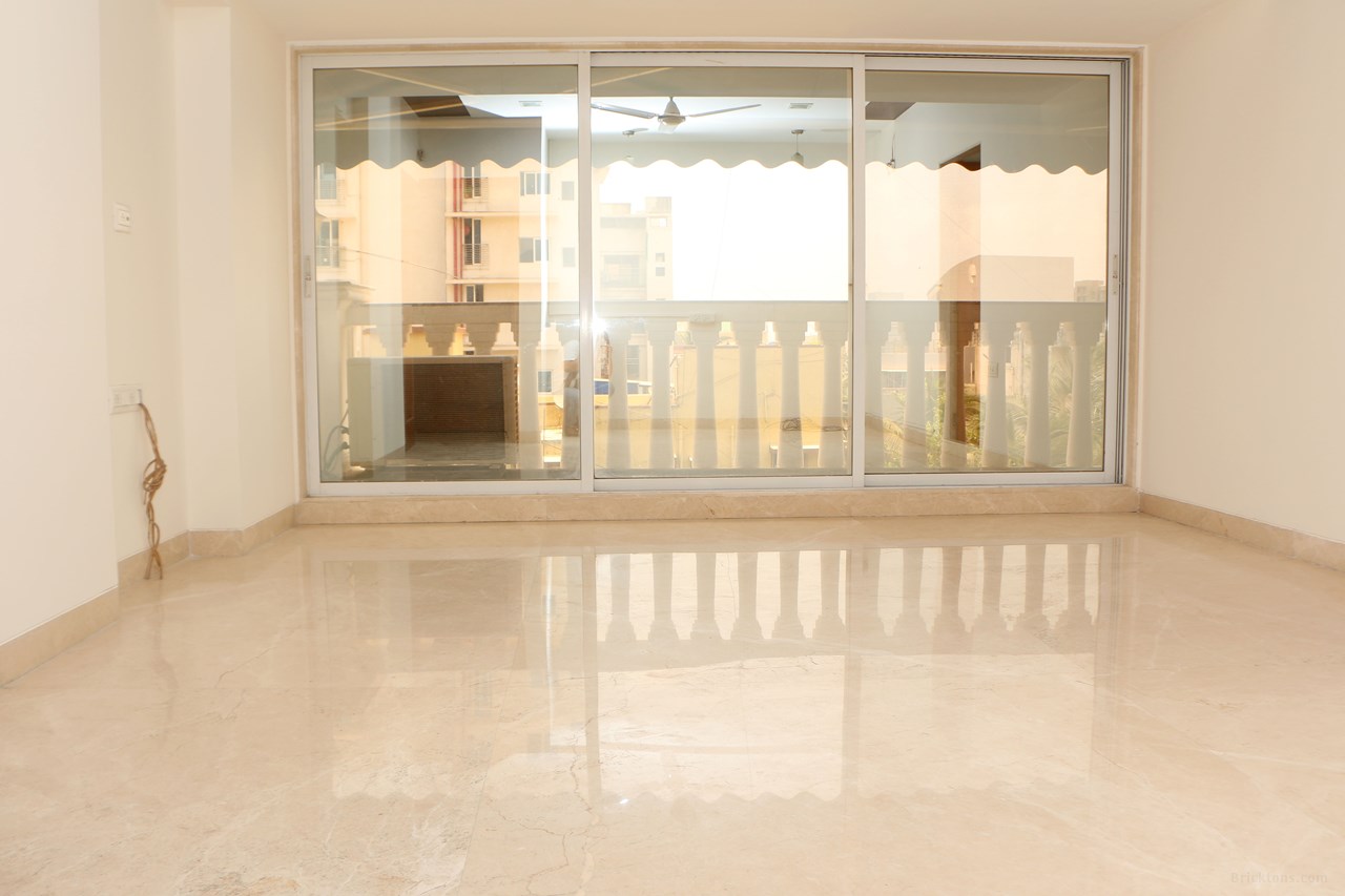 4 BHK Apartment for Rent in Khar West Mumbai