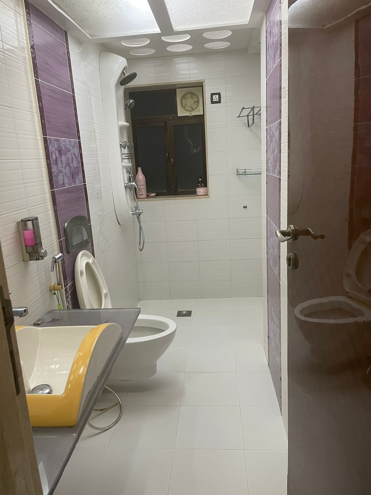 3 BHK Apartment for Rent in N S Road No 9 Mumbai