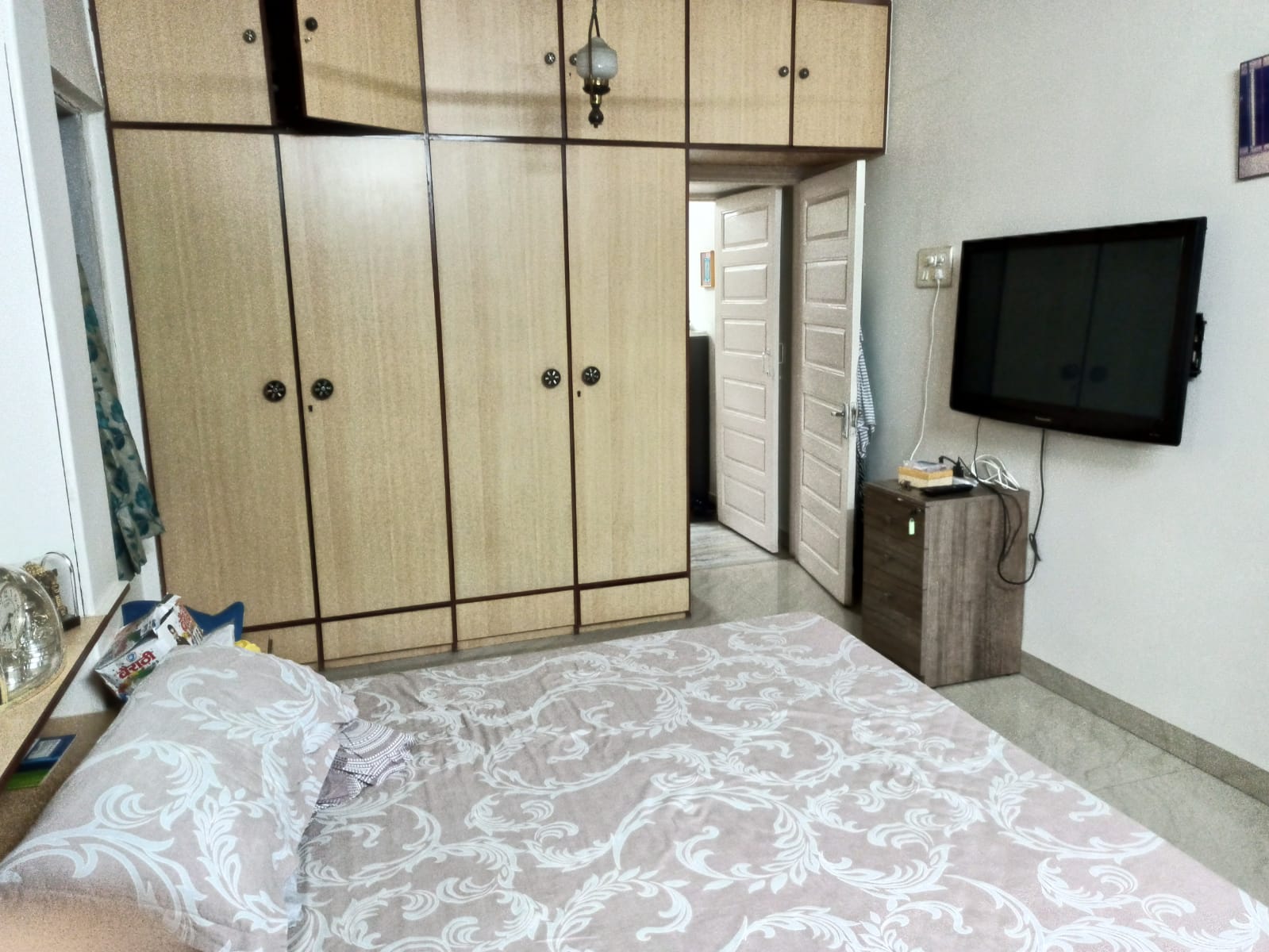 2 BHK Apartment for Sale in Juhu Road Mumbai