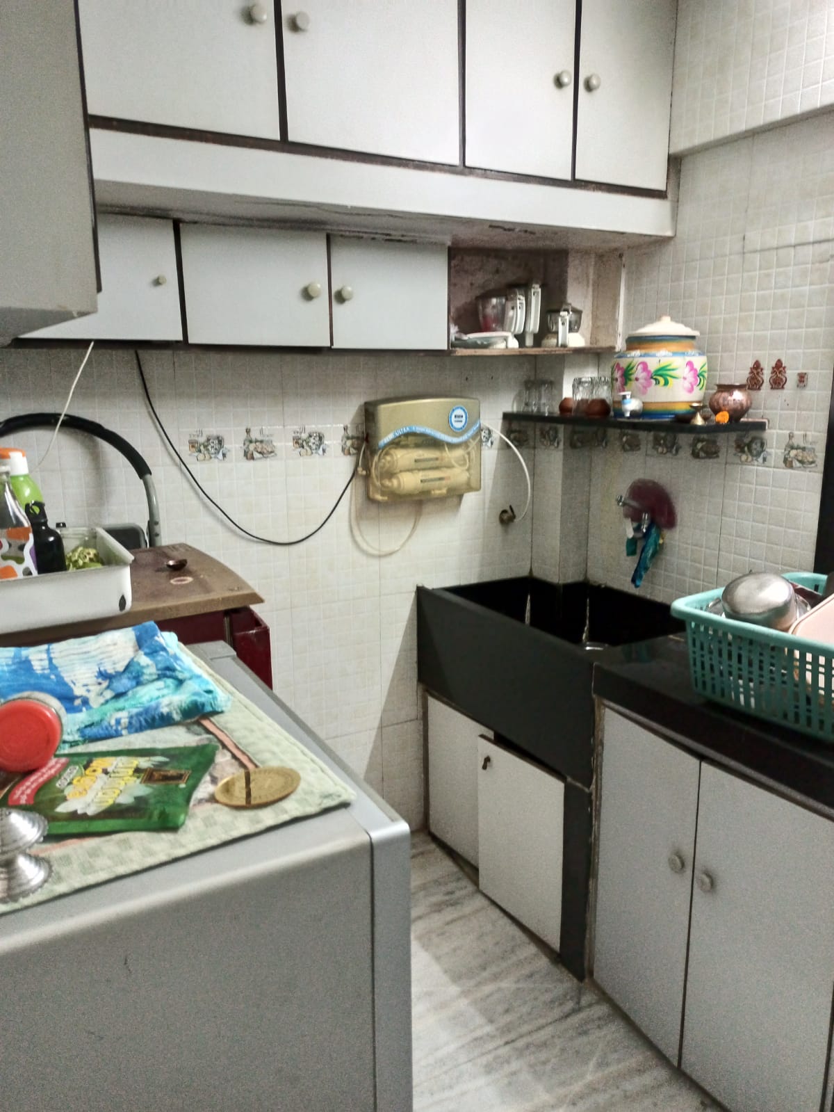 2 BHK Apartment for Sale in Juhu Road Mumbai