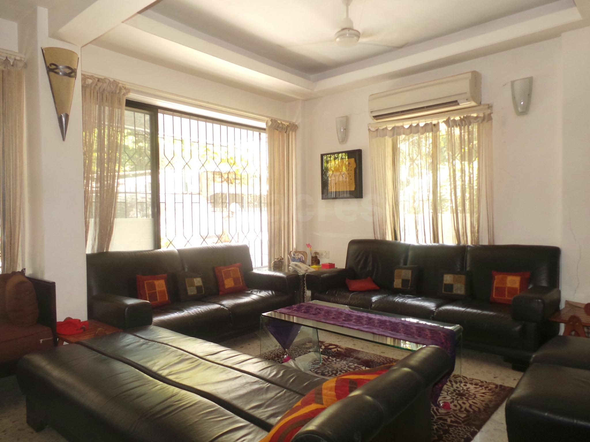 3 BHK Apartment for Sale in Juhu Tara Rd Mumbai