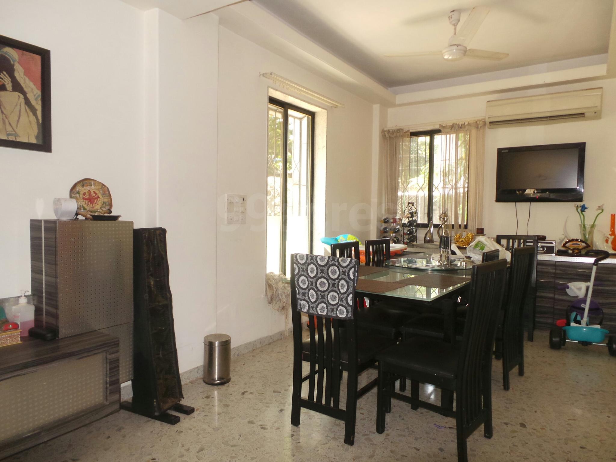 3 BHK Apartment for Sale in Juhu Tara Rd Mumbai