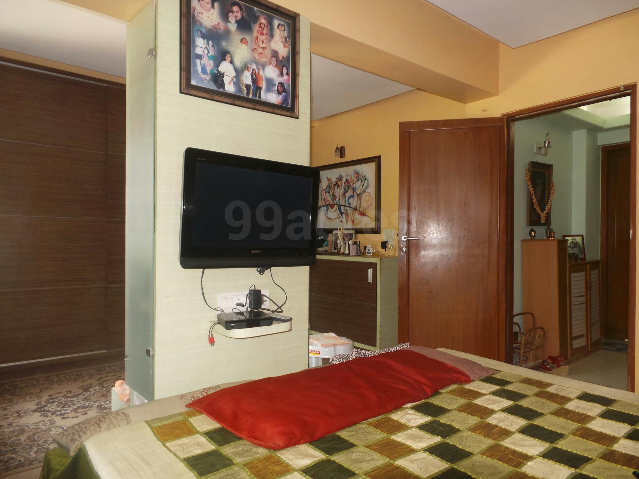 3 BHK Apartment for Sale in Juhu Tara Rd Mumbai