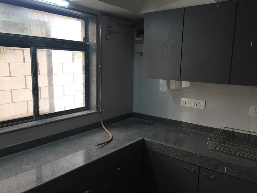 3 BHK Apartment for Rent in Almeida park Mumbai