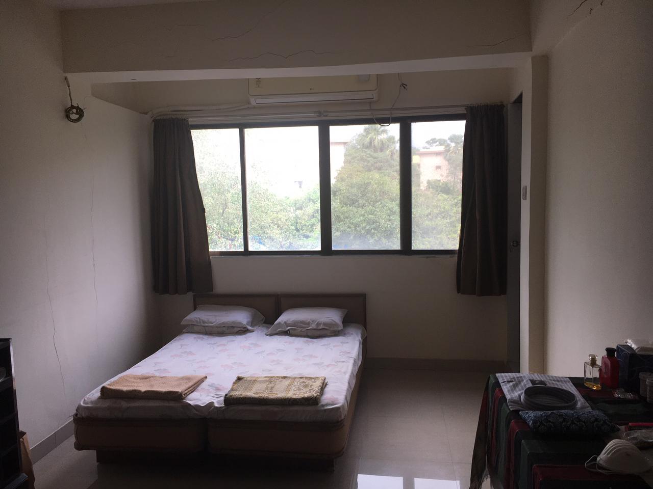2 BHK Apartment for Rent in Nepeansea Road Mumbai