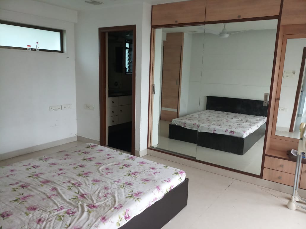 2 BHK Apartment for Sale in Pali Hill Mumbai