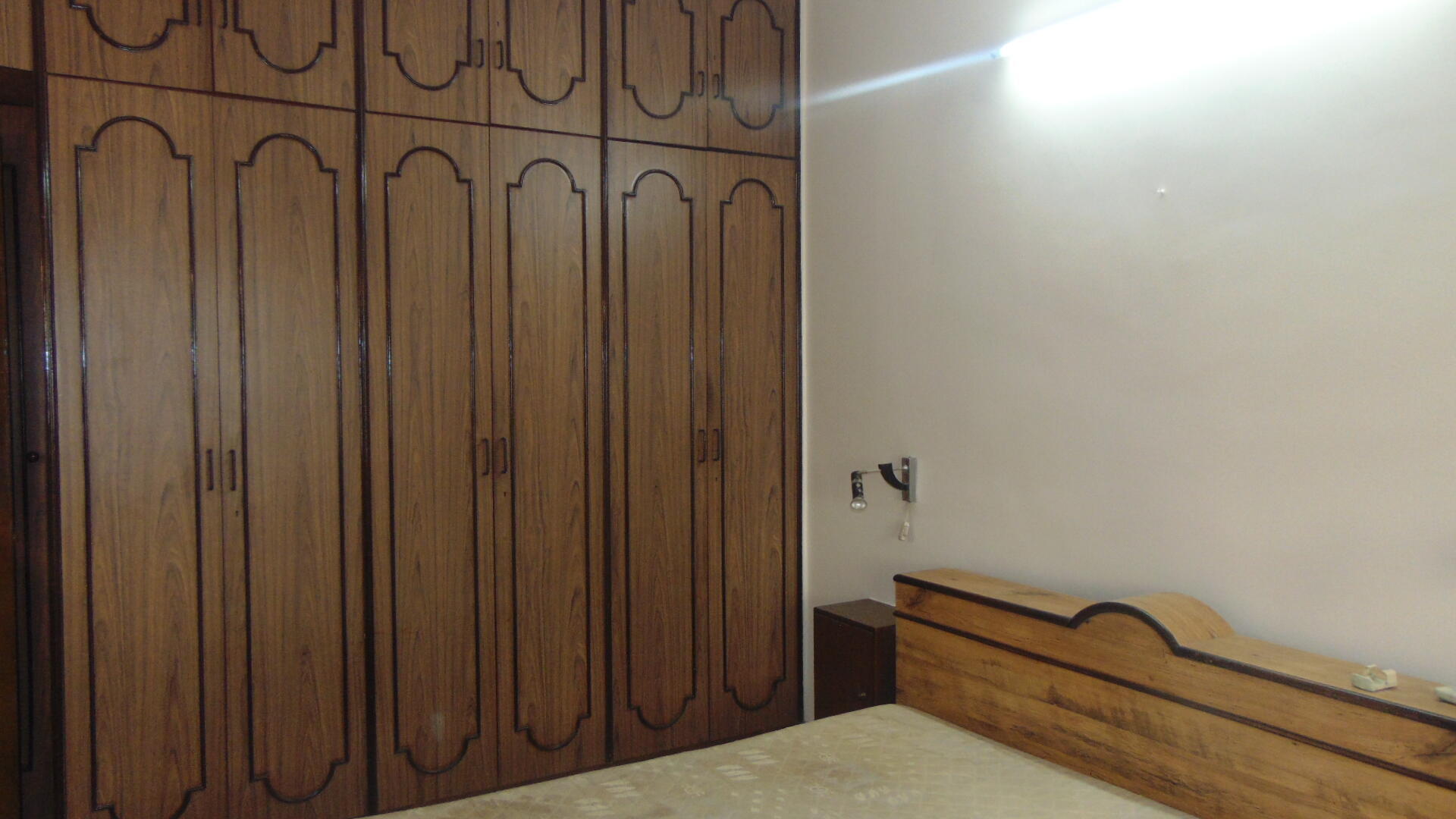 2 BHK Apartment for Rent in Pali Hill Mumbai