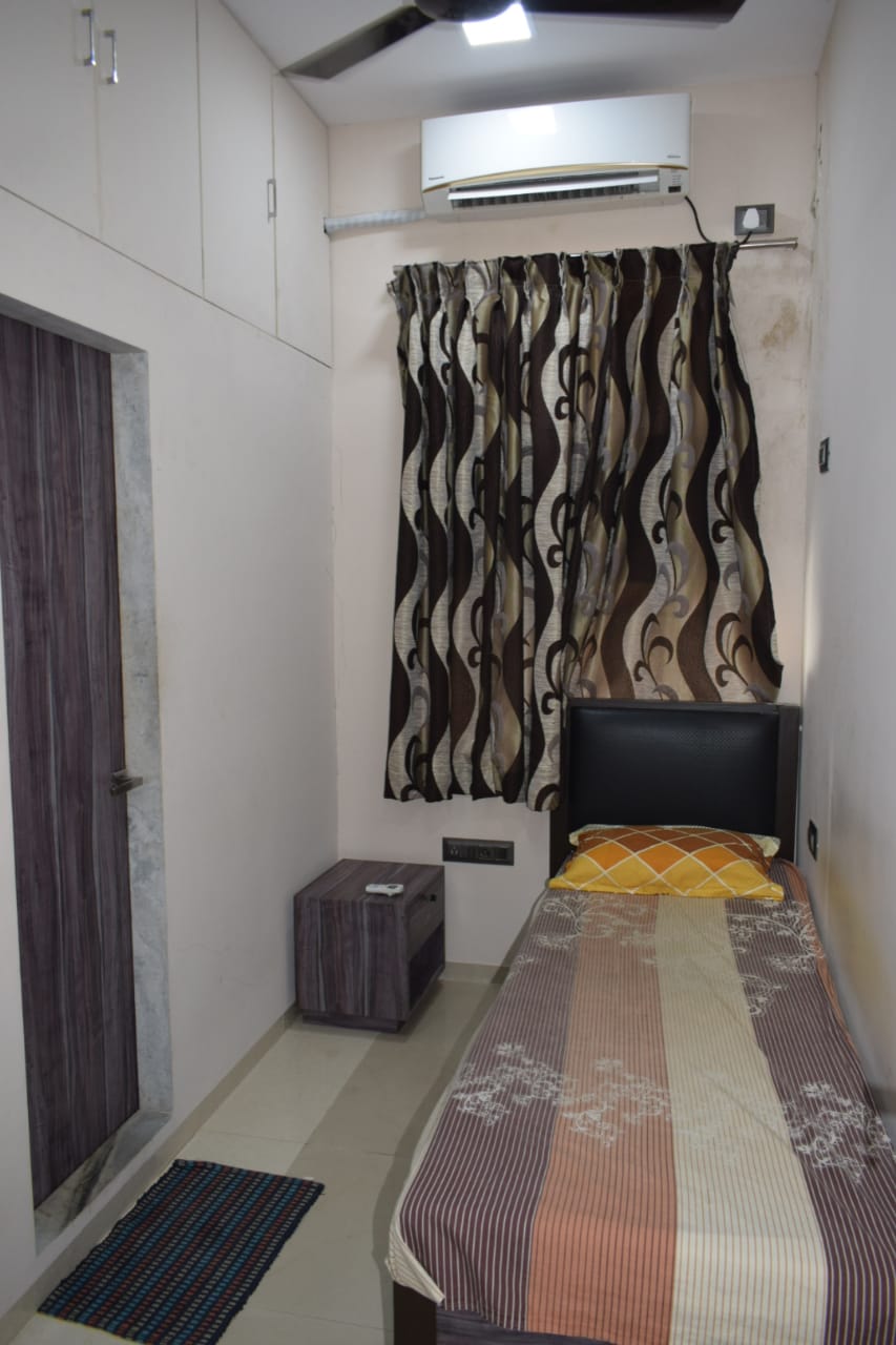 Studio Apartment for Rent in S V Road Mumbai