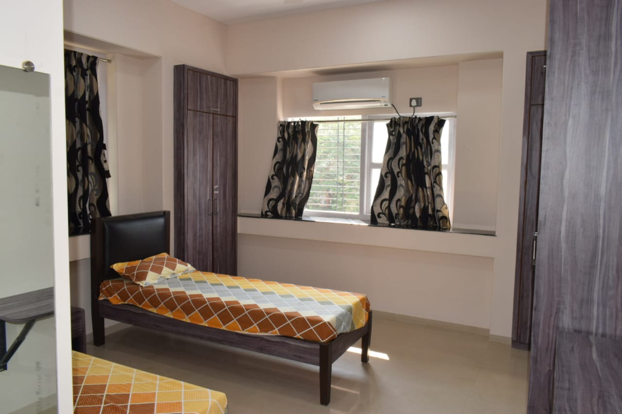 Studio Apartment for Rent in S V Road Mumbai