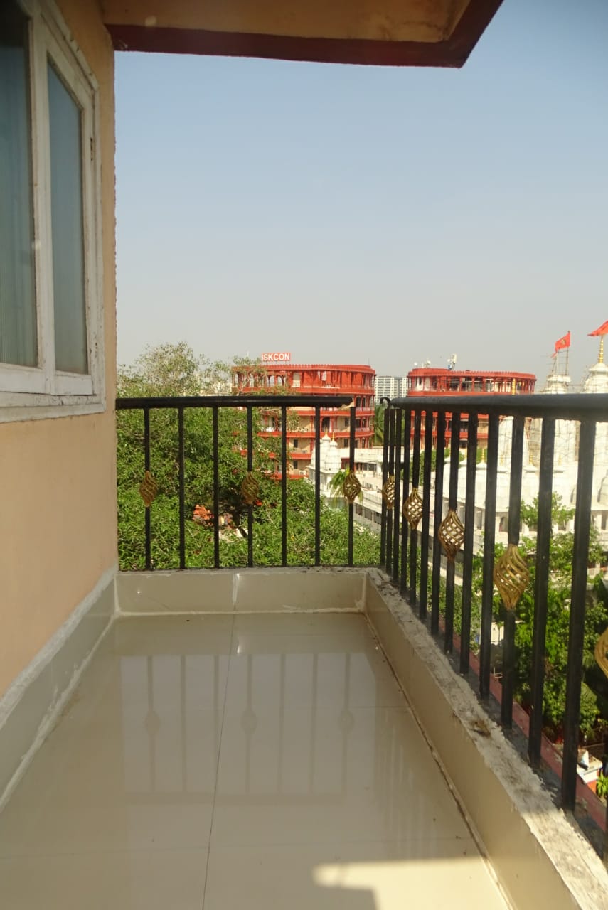 2 BHK Apartment for Sale in Juhu Church Road Mumbai