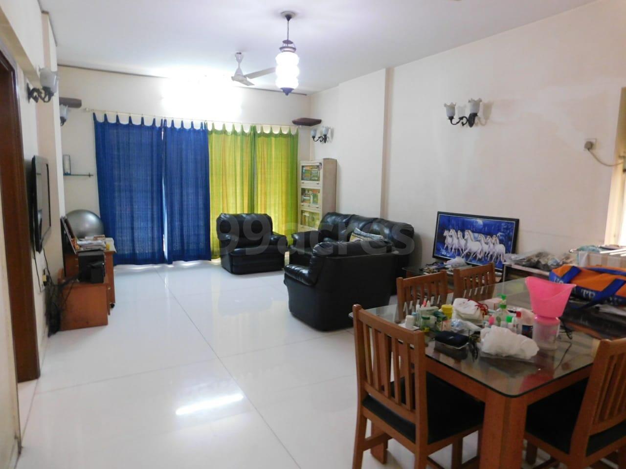 2 BHK Apartment for Sale in N S Road no.10 Mumbai