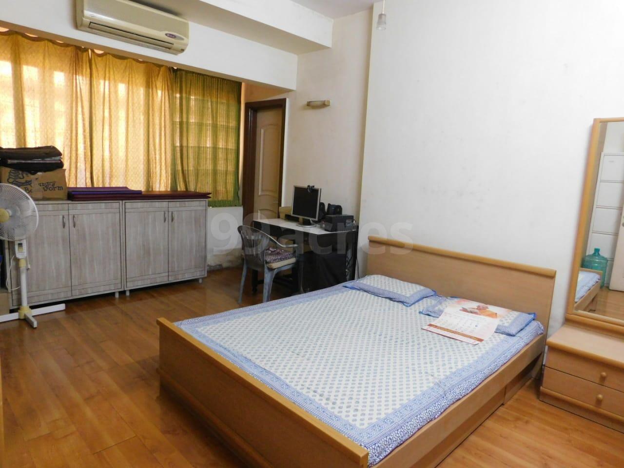 2 BHK Apartment for Sale in N S Road no.10 Mumbai