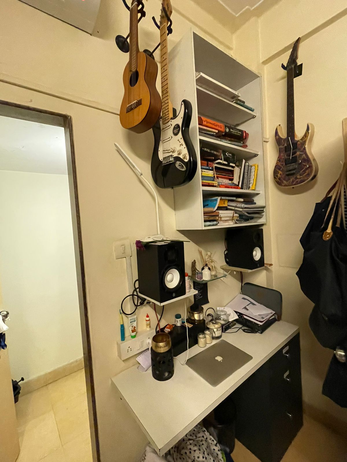 3 BHK Apartment for Rent in 11th Road Mumbai