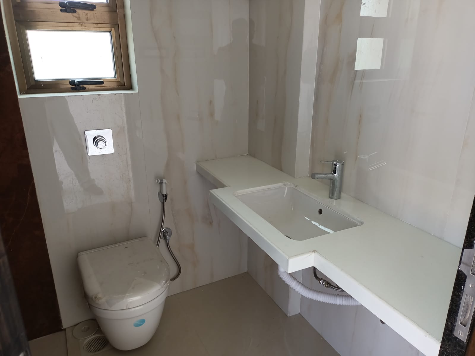 3 BHK Apartment for Sale in Bandra West Mumbai