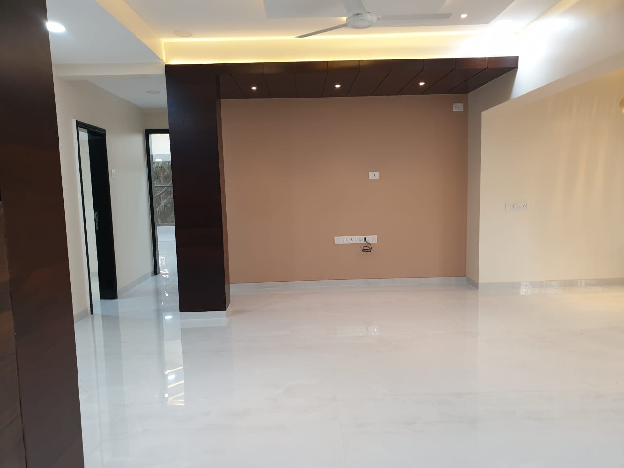 4 BHK Apartment for Sale in S V Road Mumbai