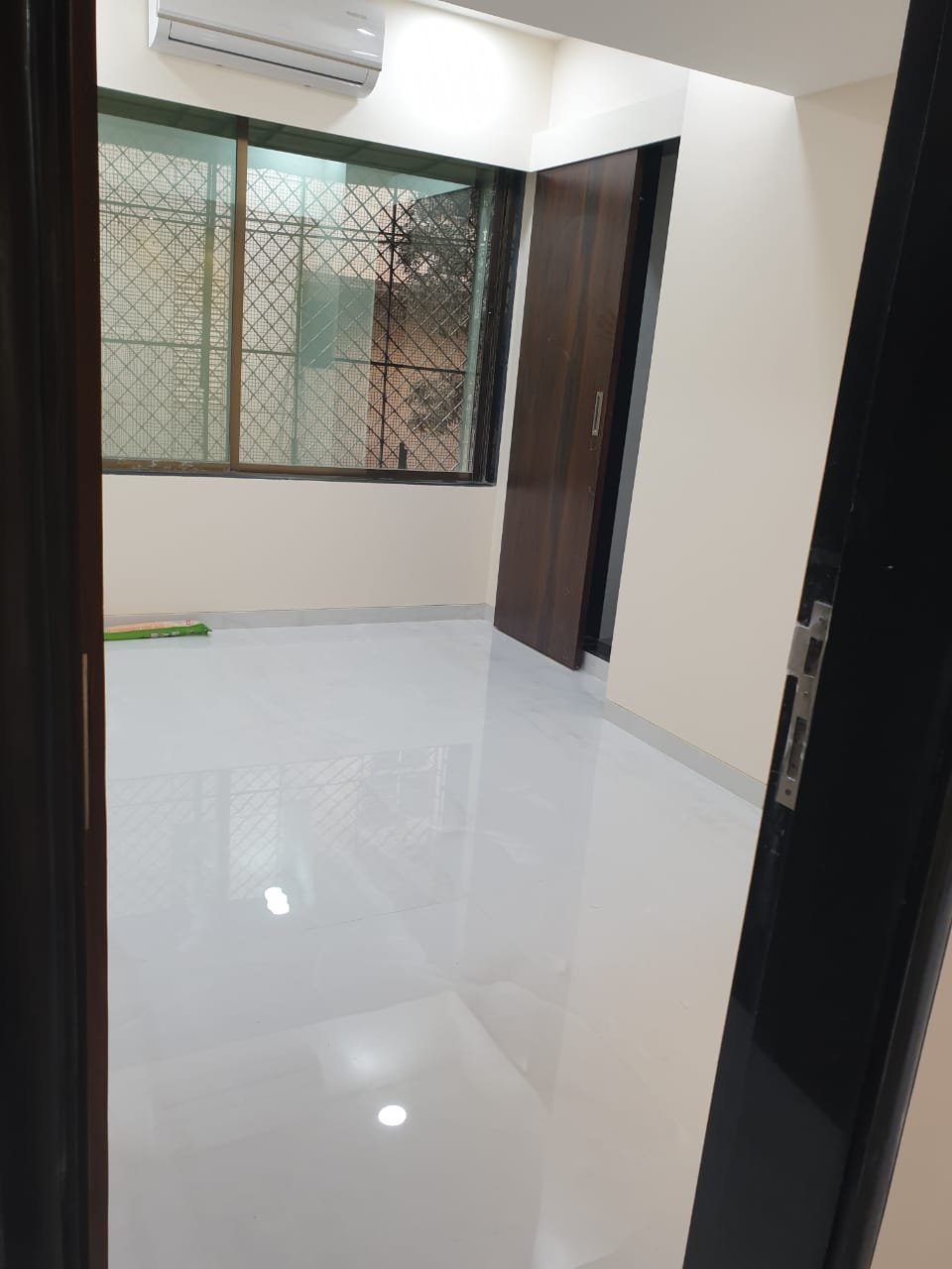 4 BHK Apartment for Sale in S V Road Mumbai