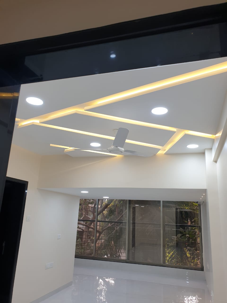 4 BHK Apartment for Sale in S V Road Mumbai